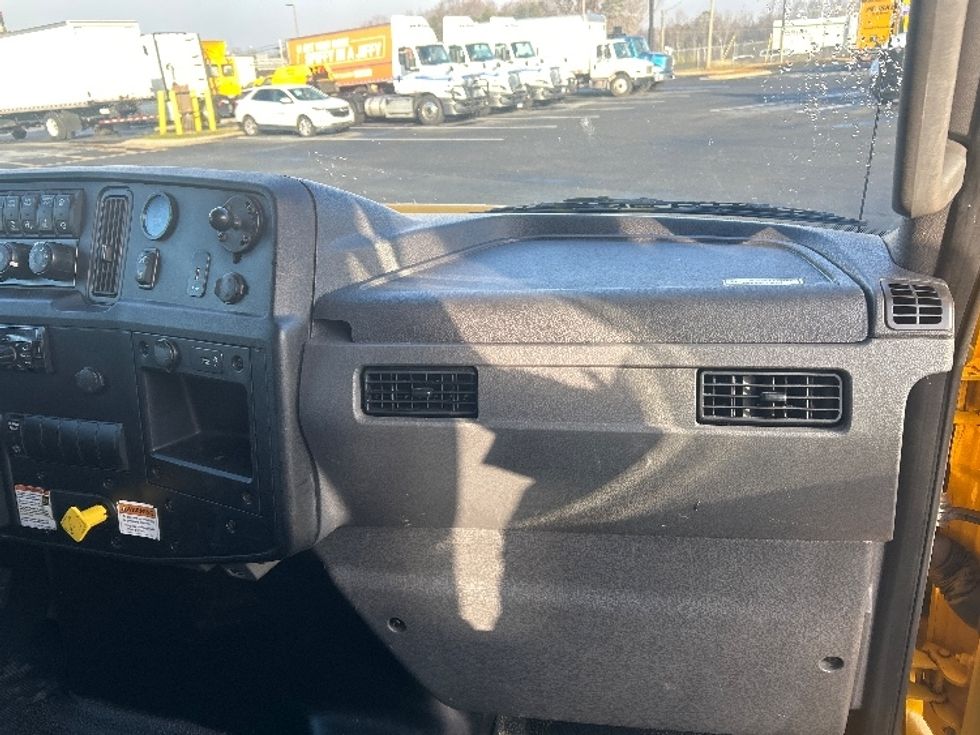 Medium Duty Box Truck-Light and Medium Duty Trucks-International-2021-MV607-Charlotte-NC-179,790\n\t\tmiles-$ 46,500 - Image 21