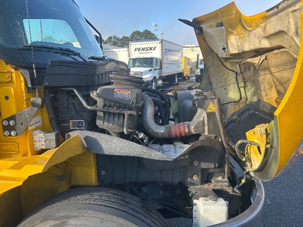 Medium Duty Box Truck-Light and Medium Duty Trucks-International-2021-MV607-Charlotte-NC-179,790\n\t\tmiles-$ 46,500 - Image 22