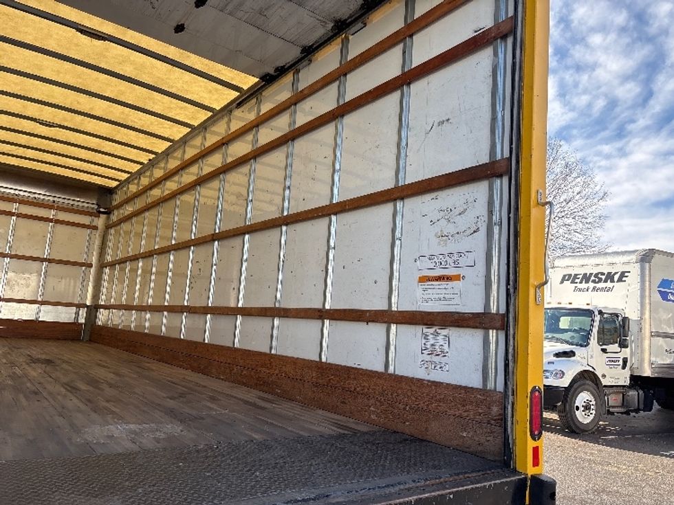 Medium Duty Box Truck-Light and Medium Duty Trucks-International-2021-MV607-Charlotte-NC-189,116\n\t\tmiles-$ 45,000 - Image 11