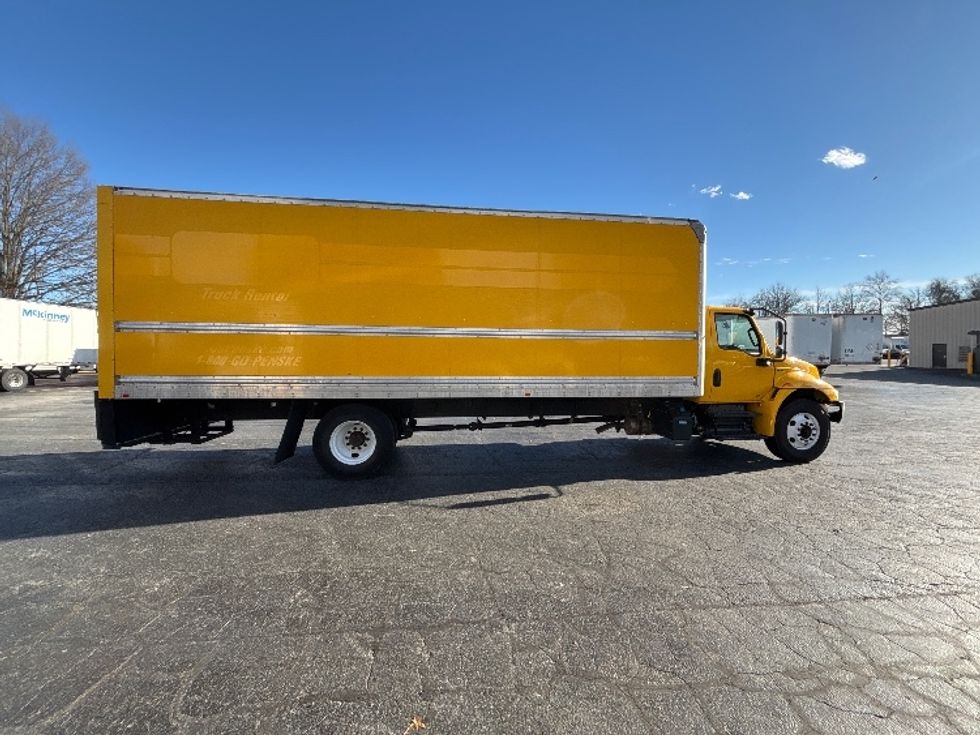 Medium Duty Box Truck-Light and Medium Duty Trucks-International-2021-MV607-Charlotte-NC-189,116\n\t\tmiles-$ 45,000 - Image 14