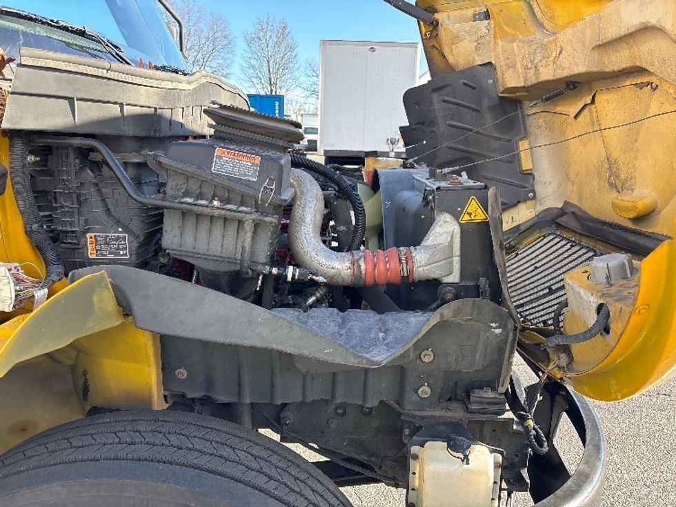 Medium Duty Box Truck-Light and Medium Duty Trucks-International-2021-MV607-Charlotte-NC-189,116\n\t\tmiles-$ 45,000 - Image 22