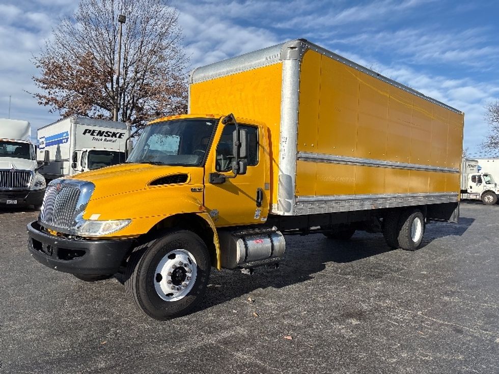 Medium Duty Box Truck-Light and Medium Duty Trucks-International-2021-MV607-Charlotte-NC-189,116\n\t\tmiles-$ 45,000 - Image 3