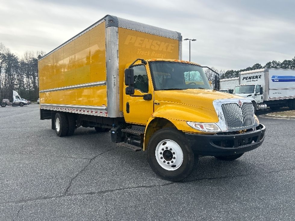 Medium Duty Box Truck-Light and Medium Duty Trucks-International-2021-MV607-Charlotte-NC-216,498\n\t\tmiles-$ 41,000 - Image 1
