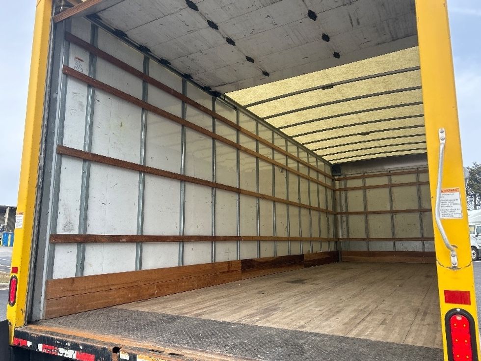 Medium Duty Box Truck-Light and Medium Duty Trucks-International-2021-MV607-Charlotte-NC-216,498\n\t\tmiles-$ 41,000 - Image 10