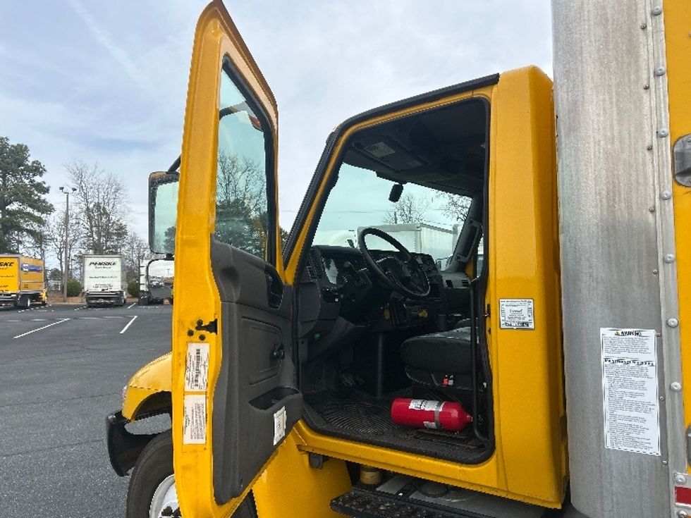 Medium Duty Box Truck-Light and Medium Duty Trucks-International-2021-MV607-Charlotte-NC-216,498\n\t\tmiles-$ 41,000 - Image 15