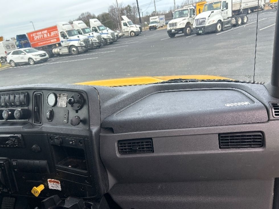 Medium Duty Box Truck-Light and Medium Duty Trucks-International-2021-MV607-Charlotte-NC-216,498\n\t\tmiles-$ 41,000 - Image 20