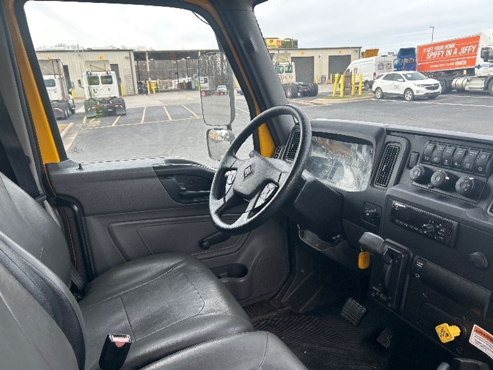 Medium Duty Box Truck-Light and Medium Duty Trucks-International-2021-MV607-Charlotte-NC-216,498\n\t\tmiles-$ 41,000 - Image 21