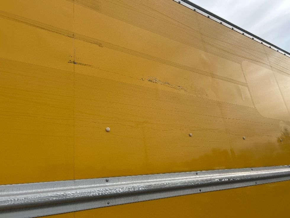 Medium Duty Box Truck-Light and Medium Duty Trucks-International-2021-MV607-Charlotte-NC-216,498\n\t\tmiles-$ 41,000 - Image 24