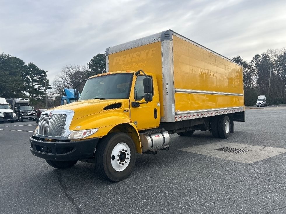 Medium Duty Box Truck-Light and Medium Duty Trucks-International-2021-MV607-Charlotte-NC-216,498\n\t\tmiles-$ 41,000 - Image 3