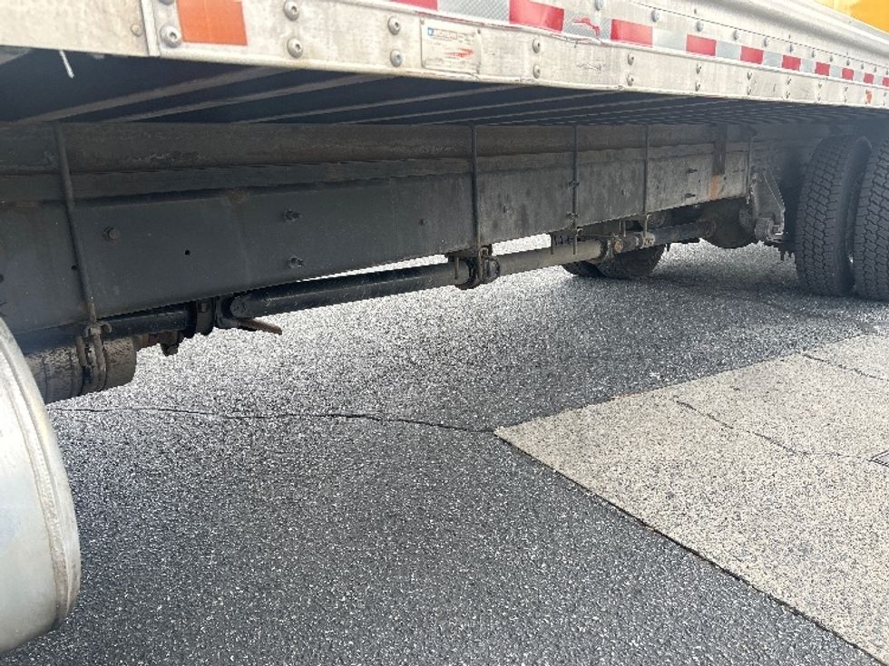 Medium Duty Box Truck-Light and Medium Duty Trucks-International-2021-MV607-Charlotte-NC-216,498\n\t\tmiles-$ 41,000 - Image 5