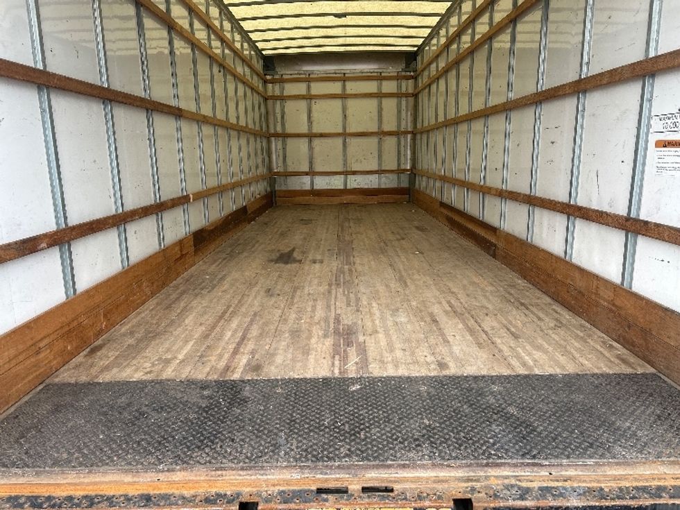 Medium Duty Box Truck-Light and Medium Duty Trucks-International-2021-MV607-Charlotte-NC-216,498\n\t\tmiles-$ 41,000 - Image 9
