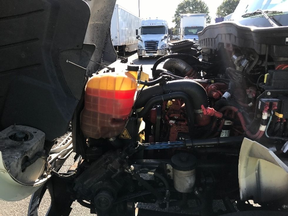 Medium Duty Box Truck-Light and Medium Duty Trucks-International-2021-MV607-Charlotte-NC-225,704\n\t\tmiles-$ 46,750 - Image 24