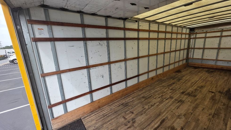 Medium Duty Box Truck-Light and Medium Duty Trucks-International-2021-MV607-Charlotte-NC-232,378\n\t\tmiles-$ 40,500 - Image 10