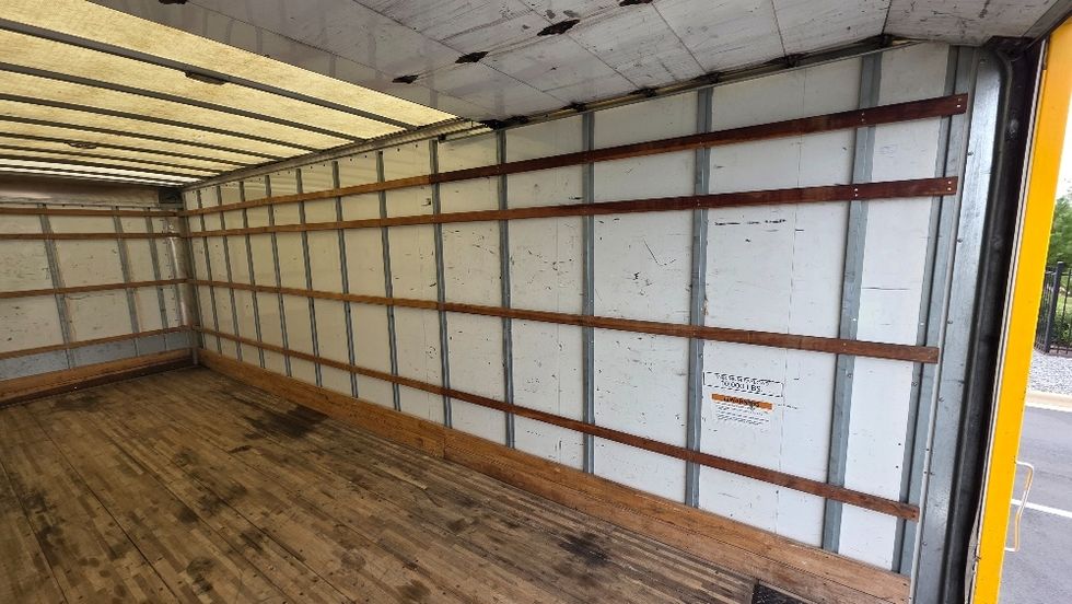Medium Duty Box Truck-Light and Medium Duty Trucks-International-2021-MV607-Charlotte-NC-232,378\n\t\tmiles-$ 40,500 - Image 11