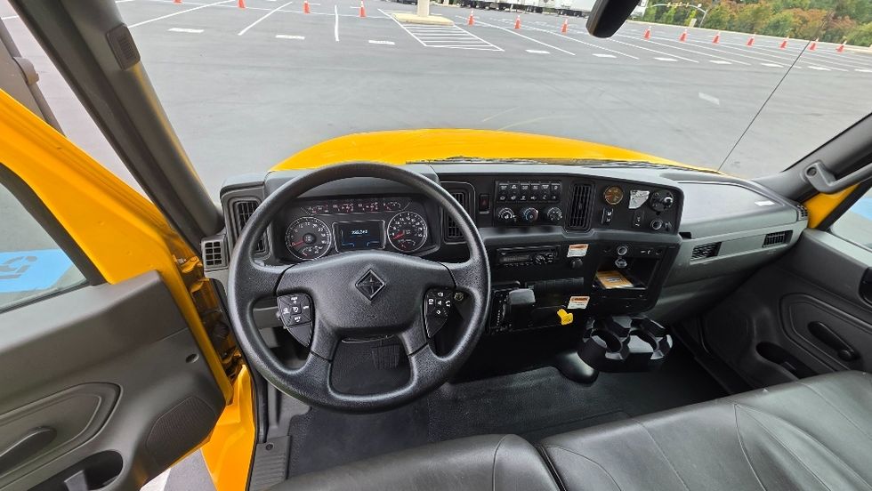 Medium Duty Box Truck-Light and Medium Duty Trucks-International-2021-MV607-Charlotte-NC-232,378\n\t\tmiles-$ 40,500 - Image 17