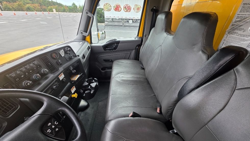 Medium Duty Box Truck-Light and Medium Duty Trucks-International-2021-MV607-Charlotte-NC-232,378\n\t\tmiles-$ 40,500 - Image 18