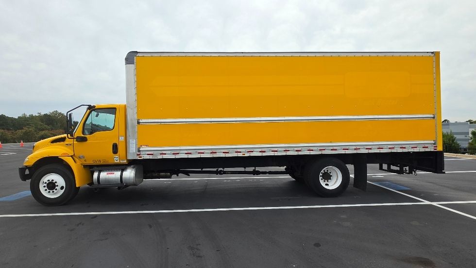 Medium Duty Box Truck-Light and Medium Duty Trucks-International-2021-MV607-Charlotte-NC-232,378\n\t\tmiles-$ 40,500 - Image 4
