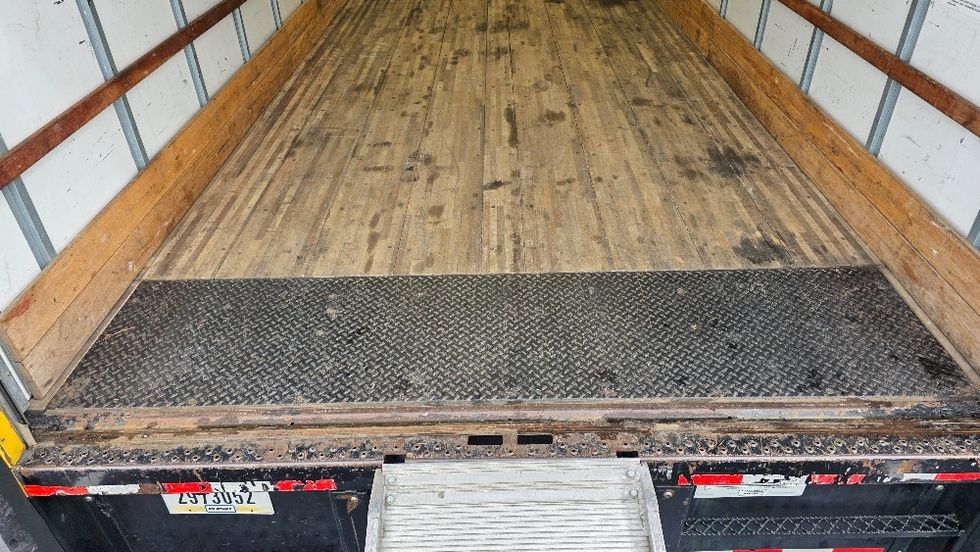 Medium Duty Box Truck-Light and Medium Duty Trucks-International-2021-MV607-Charlotte-NC-232,378\n\t\tmiles-$ 40,500 - Image 9