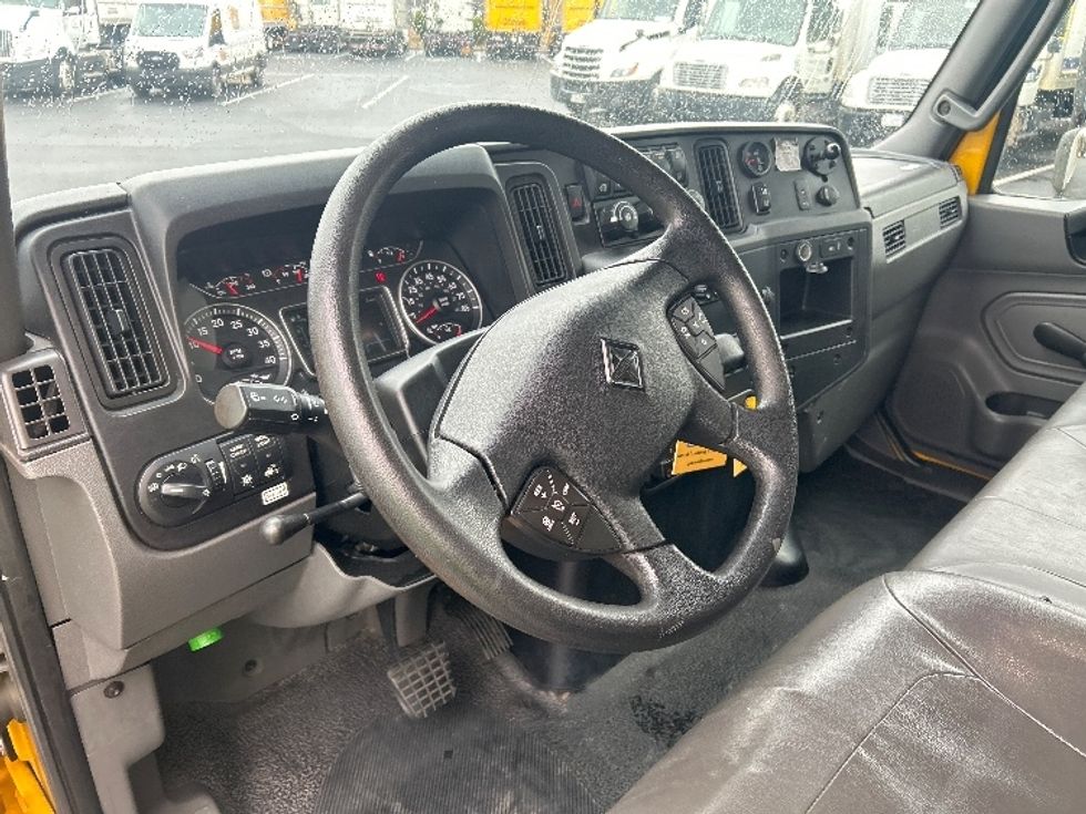 Medium Duty Box Truck-Light and Medium Duty Trucks-International-2021-MV607-Charlotte-NC-239,002\n\t\tmiles-$ 37,500 - Image 17