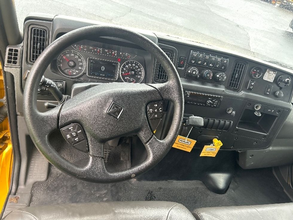 Medium Duty Box Truck-Light and Medium Duty Trucks-International-2021-MV607-Charlotte-NC-239,002\n\t\tmiles-$ 37,500 - Image 18