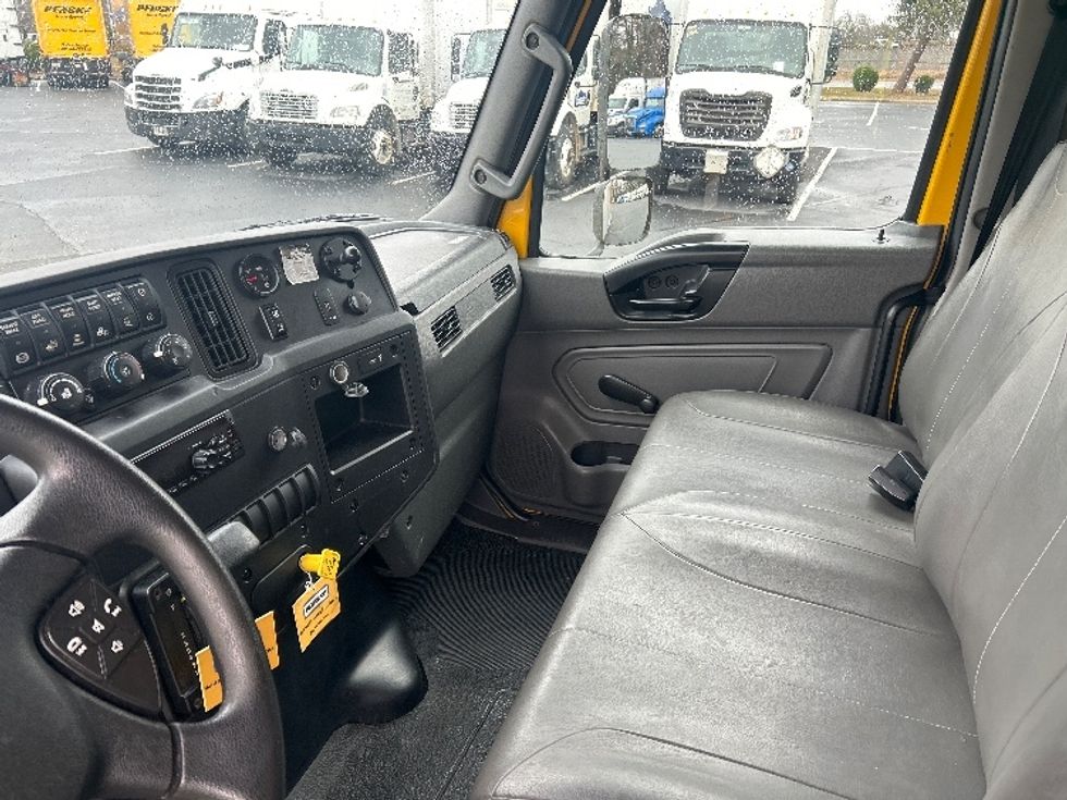 Medium Duty Box Truck-Light and Medium Duty Trucks-International-2021-MV607-Charlotte-NC-239,002\n\t\tmiles-$ 37,500 - Image 19