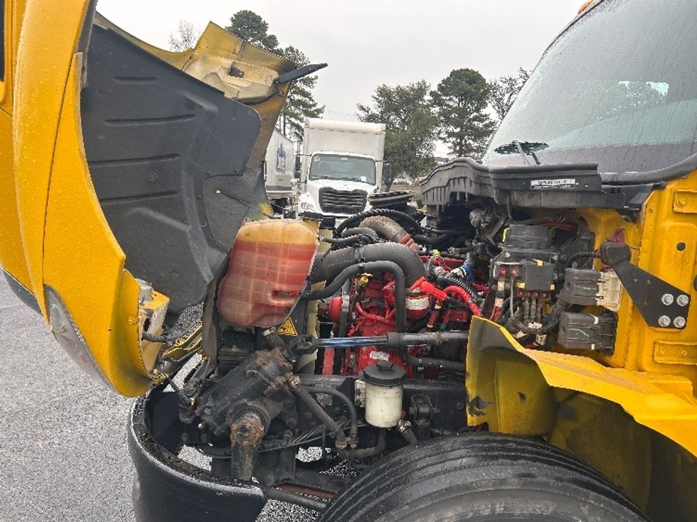 Medium Duty Box Truck-Light and Medium Duty Trucks-International-2021-MV607-Charlotte-NC-239,002\n\t\tmiles-$ 37,500 - Image 24