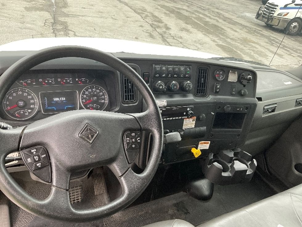 Medium Duty Box Truck-Light and Medium Duty Trucks-International-2021-MV607-Chattanooga-TN-191,768\n\t\tmiles-$ 56,750 - Image 18