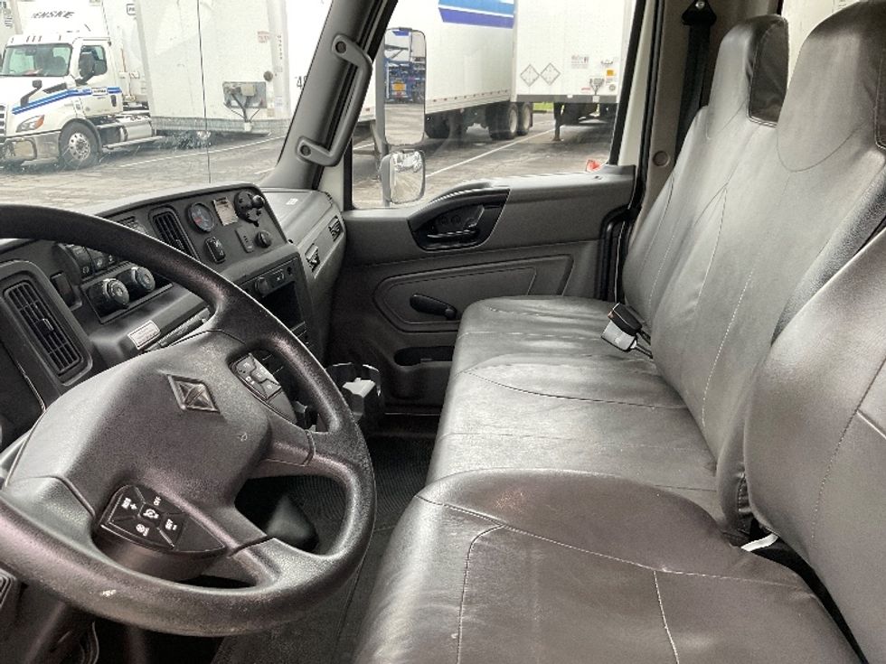 Medium Duty Box Truck-Light and Medium Duty Trucks-International-2021-MV607-Chattanooga-TN-191,768\n\t\tmiles-$ 56,750 - Image 19