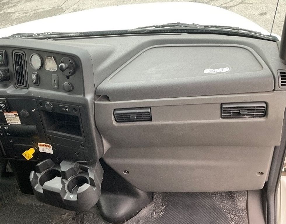 Medium Duty Box Truck-Light and Medium Duty Trucks-International-2021-MV607-Chattanooga-TN-191,768\n\t\tmiles-$ 56,750 - Image 21