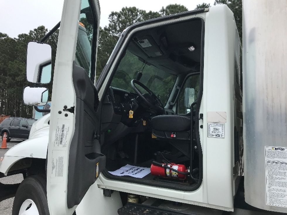 Medium Duty Box Truck-Light and Medium Duty Trucks-International-2021-MV607-Chesapeake-VA-192,806\n\t\tmiles-$ 58,500 - Image 16