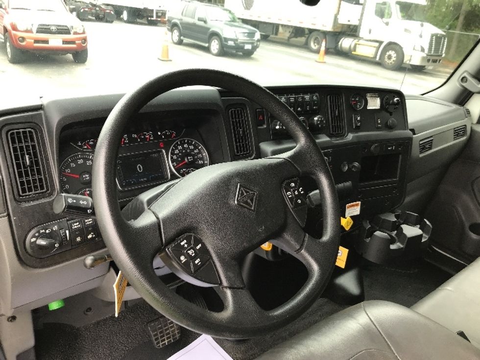 Medium Duty Box Truck-Light and Medium Duty Trucks-International-2021-MV607-Chesapeake-VA-192,806\n\t\tmiles-$ 58,500 - Image 17