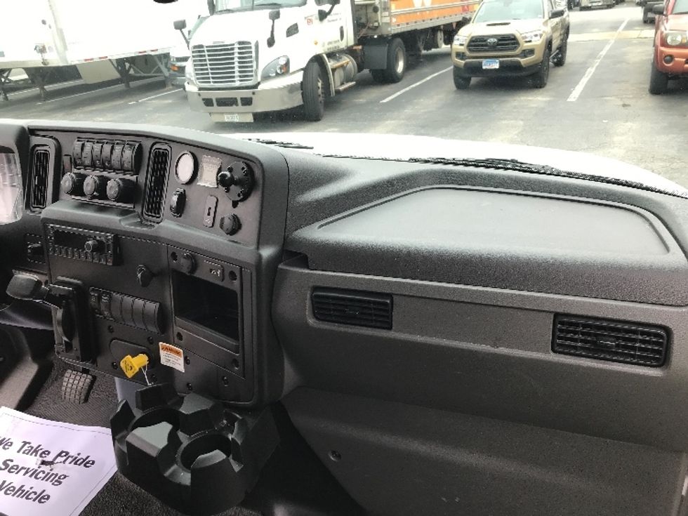 Medium Duty Box Truck-Light and Medium Duty Trucks-International-2021-MV607-Chesapeake-VA-192,806\n\t\tmiles-$ 58,500 - Image 21