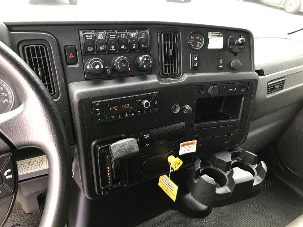 Medium Duty Box Truck-Light and Medium Duty Trucks-International-2021-MV607-Chesapeake-VA-192,806\n\t\tmiles-$ 58,500 - Image 25