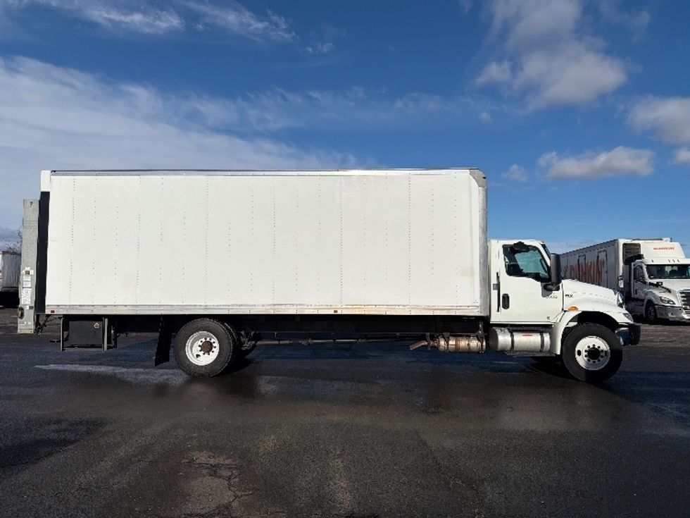 Medium Duty Box Truck-Light and Medium Duty Trucks-International-2021-MV607-Chicopee-MA-139,814\n\t\tmiles-$ 45,750 - Image 14