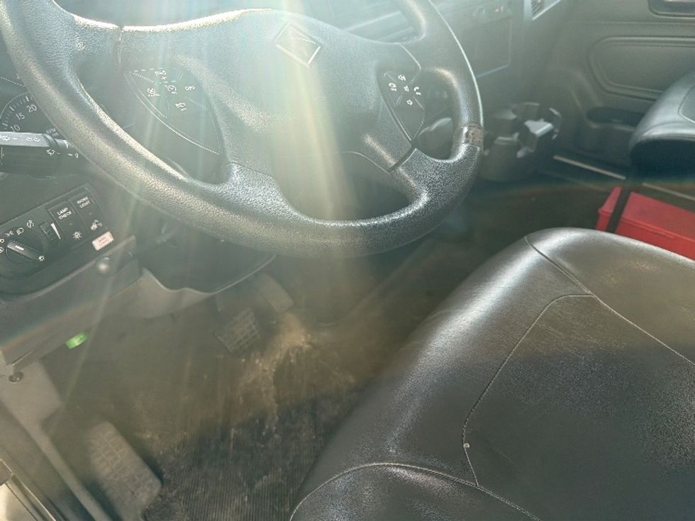 Medium Duty Box Truck-Light and Medium Duty Trucks-International-2021-MV607-Chicopee-MA-139,814\n\t\tmiles-$ 45,750 - Image 16