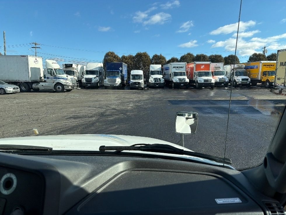 Medium Duty Box Truck-Light and Medium Duty Trucks-International-2021-MV607-Chicopee-MA-139,814\n\t\tmiles-$ 45,750 - Image 20