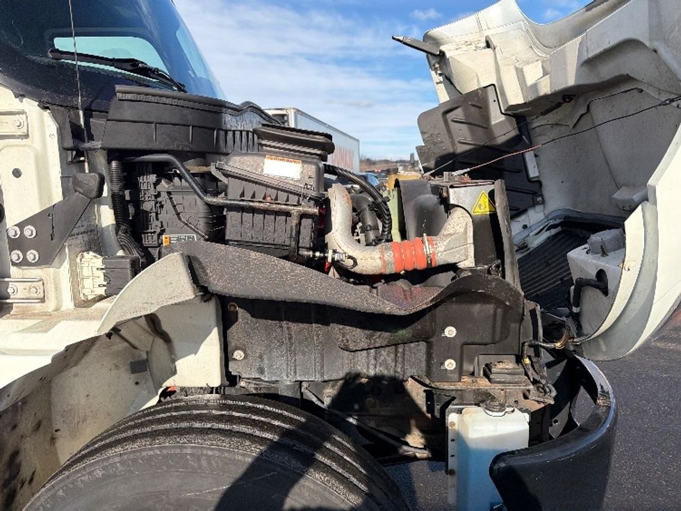 Medium Duty Box Truck-Light and Medium Duty Trucks-International-2021-MV607-Chicopee-MA-139,814\n\t\tmiles-$ 45,750 - Image 22