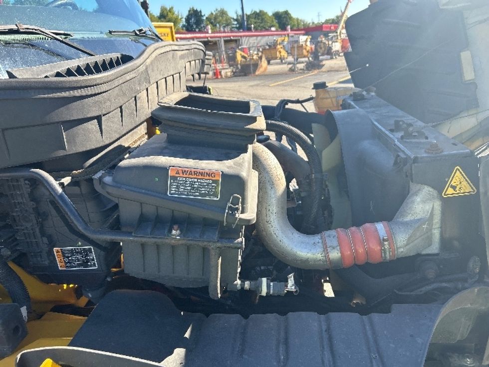 Medium Duty Box Truck-Light and Medium Duty Trucks-International-2021-MV607-Chicopee-MA-185,076\n\t\tmiles-$ 35,250 - Image 23