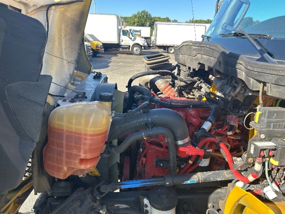 Medium Duty Box Truck-Light and Medium Duty Trucks-International-2021-MV607-Chicopee-MA-185,076\n\t\tmiles-$ 35,250 - Image 24
