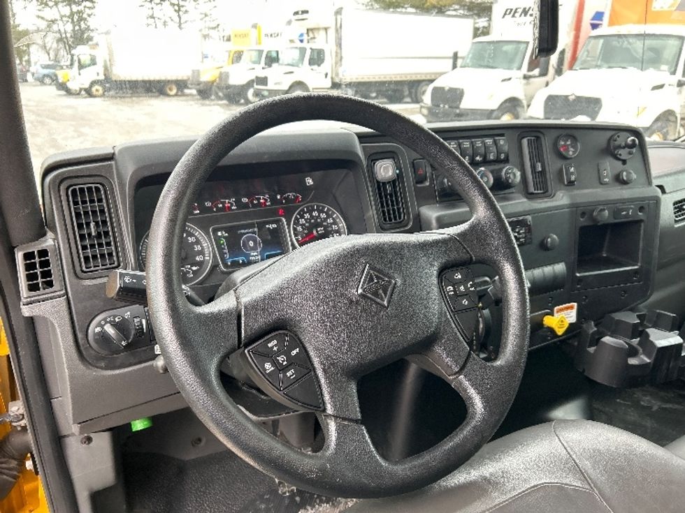 Medium Duty Box Truck-Light and Medium Duty Trucks-International-2021-MV607-Chicopee-MA-190,298\n\t\tmiles-$ 38,750 - Image 17