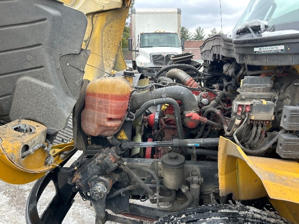 Medium Duty Box Truck-Light and Medium Duty Trucks-International-2021-MV607-Chicopee-MA-190,298\n\t\tmiles-$ 38,750 - Image 23