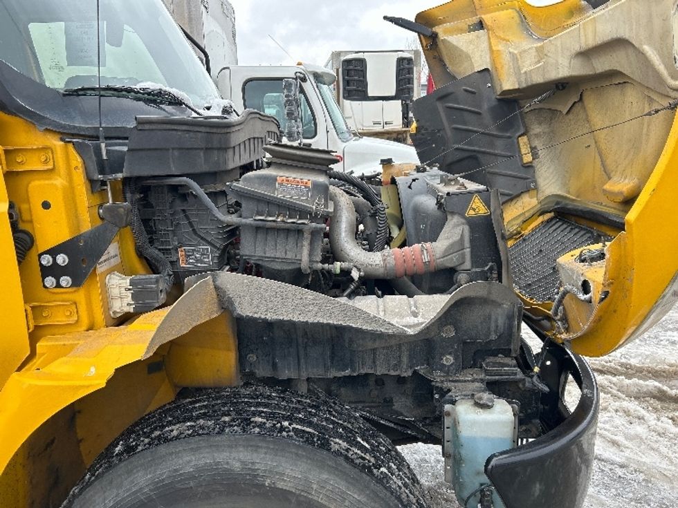 Medium Duty Box Truck-Light and Medium Duty Trucks-International-2021-MV607-Chicopee-MA-190,298\n\t\tmiles-$ 38,750 - Image 24