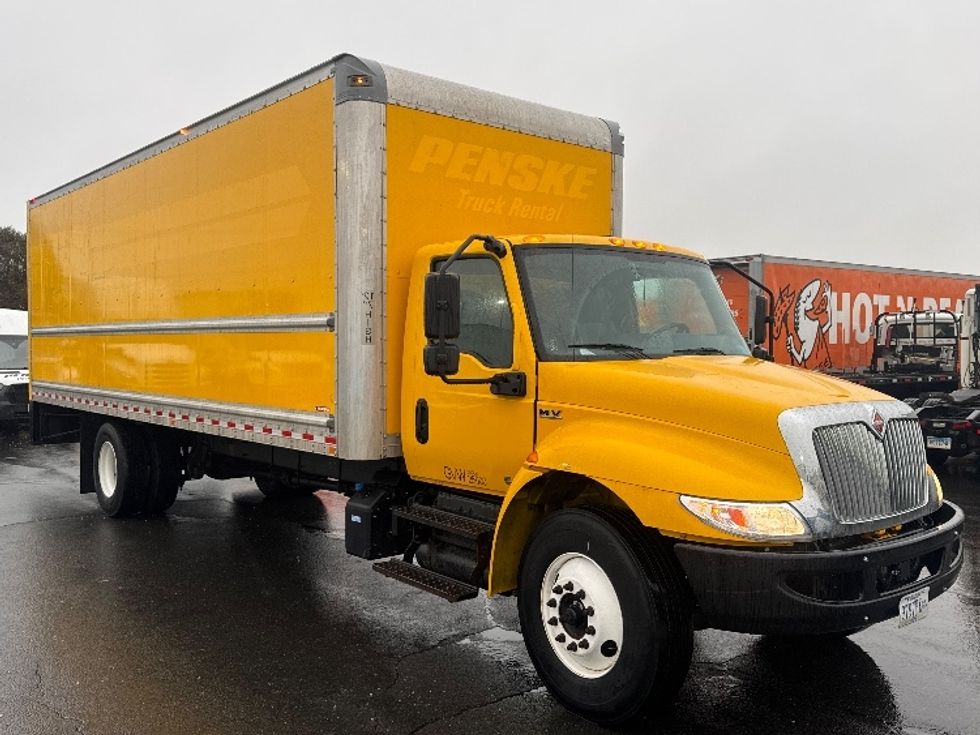 Medium Duty Box Truck-Light and Medium Duty Trucks-International-2021-MV607-Chicopee-MA-212,472\n\t\tmiles-$ 36,000 - Image 1