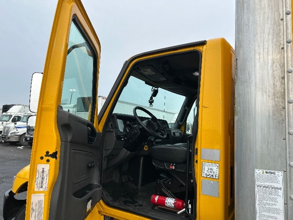 Medium Duty Box Truck-Light and Medium Duty Trucks-International-2021-MV607-Chicopee-MA-212,472\n\t\tmiles-$ 36,000 - Image 16