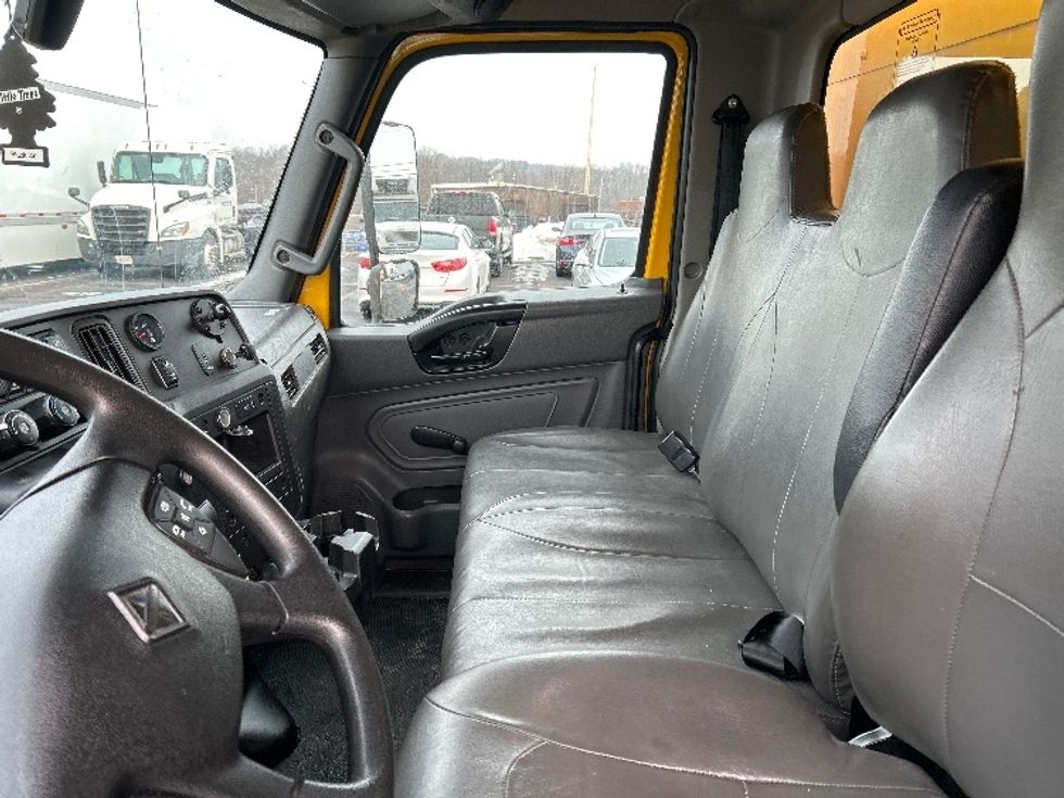 Medium Duty Box Truck-Light and Medium Duty Trucks-International-2021-MV607-Chicopee-MA-212,472\n\t\tmiles-$ 36,000 - Image 19