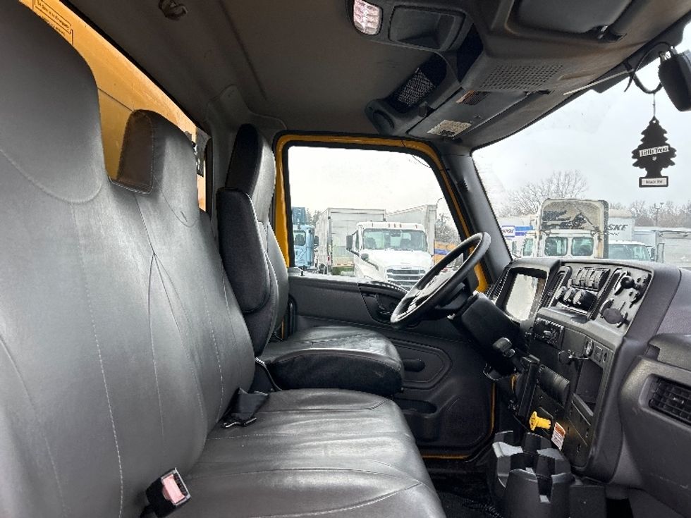 Medium Duty Box Truck-Light and Medium Duty Trucks-International-2021-MV607-Chicopee-MA-212,472\n\t\tmiles-$ 36,000 - Image 22
