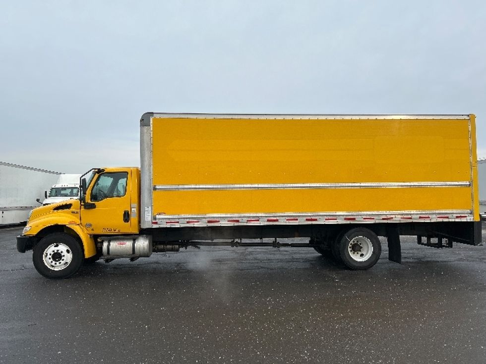 Medium Duty Box Truck-Light and Medium Duty Trucks-International-2021-MV607-Chicopee-MA-212,472\n\t\tmiles-$ 36,000 - Image 4