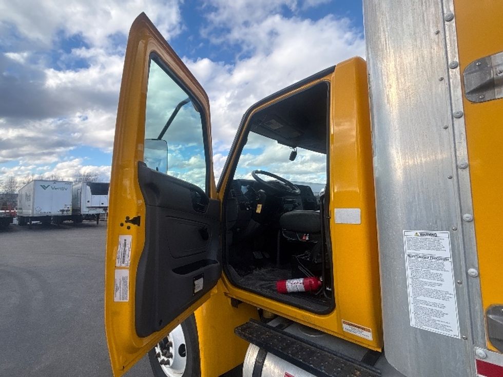 Medium Duty Box Truck-Light and Medium Duty Trucks-International-2021-MV607-Chicopee-MA-218,703\n\t\tmiles-$ 34,250 - Image 16
