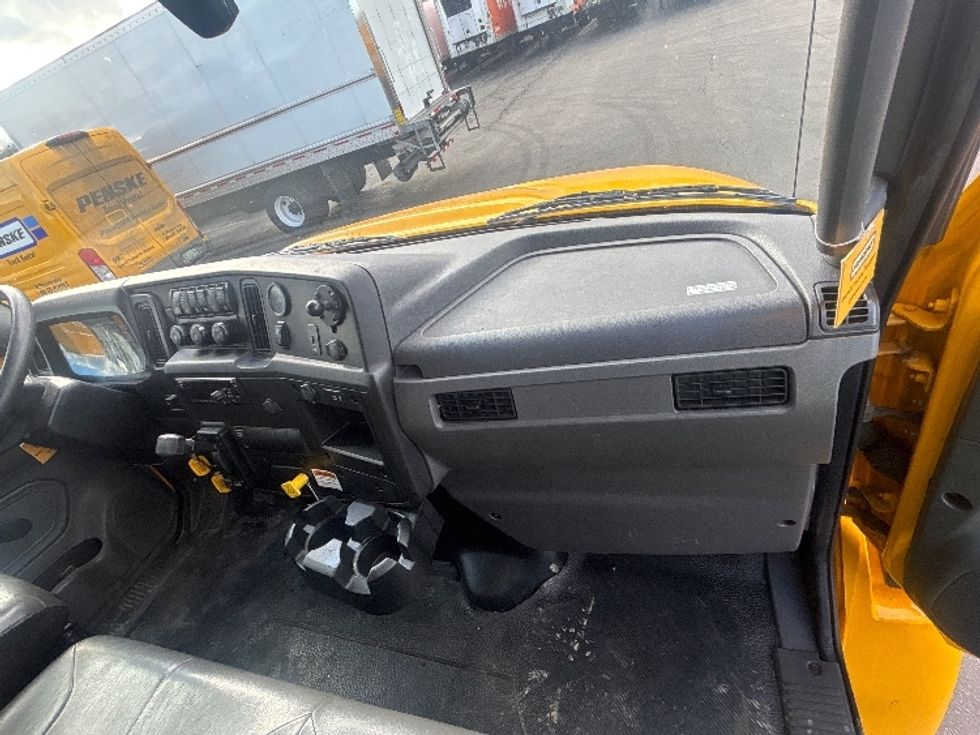 Medium Duty Box Truck-Light and Medium Duty Trucks-International-2021-MV607-Chicopee-MA-218,703\n\t\tmiles-$ 34,250 - Image 21