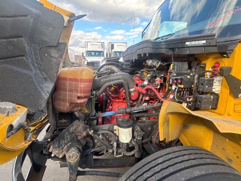 Medium Duty Box Truck-Light and Medium Duty Trucks-International-2021-MV607-Chicopee-MA-218,703\n\t\tmiles-$ 34,250 - Image 24